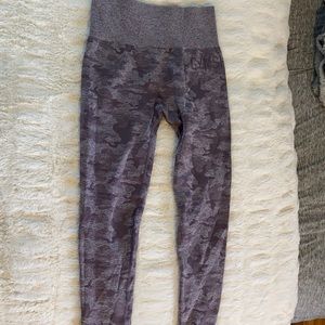 Purple camo gym shark leggings